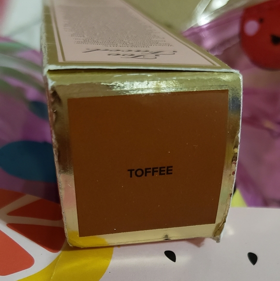 Too Faced Dew You Tutti Frutti Foundation - Picture 3 of 15